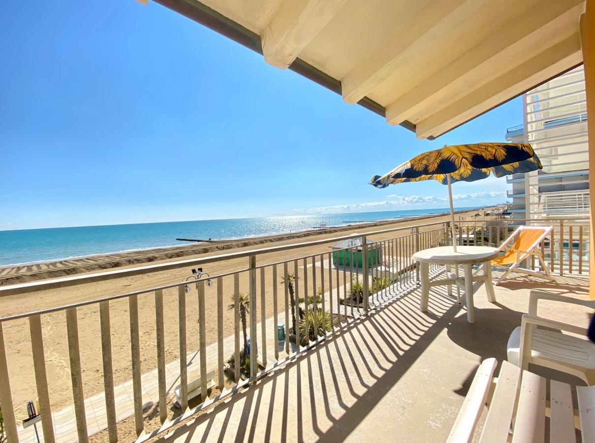 Villa Fronte Mare-Carraro Immobiliare Jesolo - Family Apartments Lido di Jesolo Exterior foto