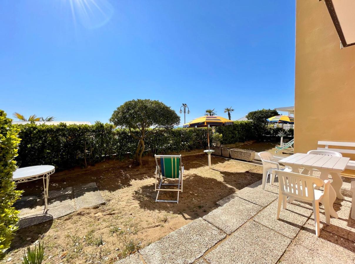 Villa Fronte Mare-Carraro Immobiliare Jesolo - Family Apartments Lido di Jesolo Exterior foto