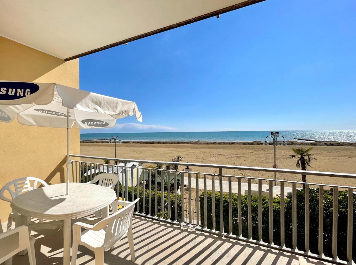 Villa Fronte Mare-Carraro Immobiliare Jesolo - Family Apartments Lido di Jesolo Exterior foto