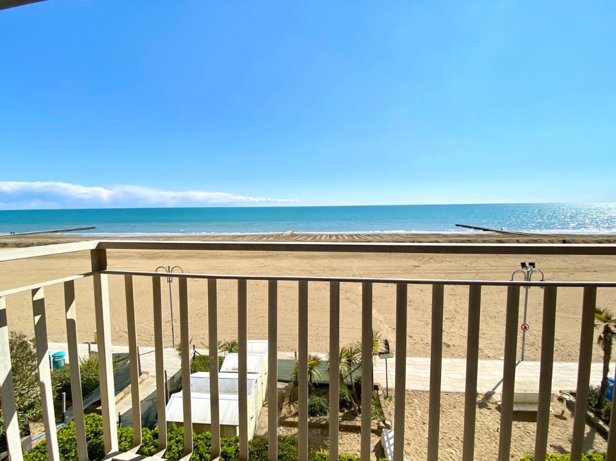 Villa Fronte Mare-Carraro Immobiliare Jesolo - Family Apartments Lido di Jesolo Exterior foto