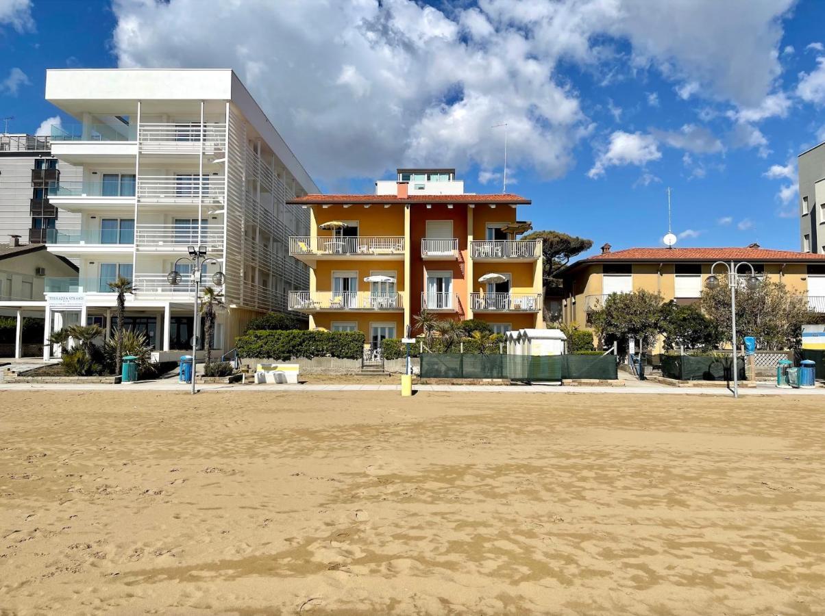 Villa Fronte Mare-Carraro Immobiliare Jesolo - Family Apartments Lido di Jesolo Exterior foto