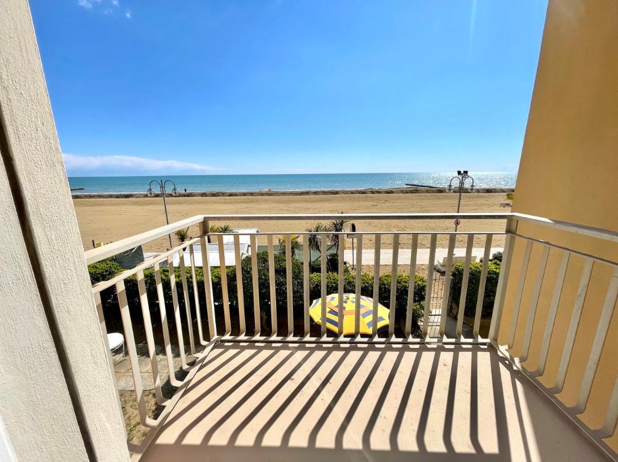 Villa Fronte Mare-Carraro Immobiliare Jesolo - Family Apartments Lido di Jesolo Exterior foto